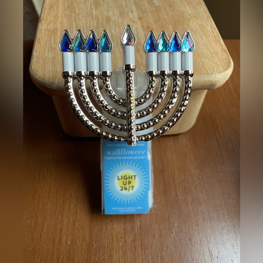 New Bath & Body Works Menorah Wallflowers Night Light Fragrance Plug